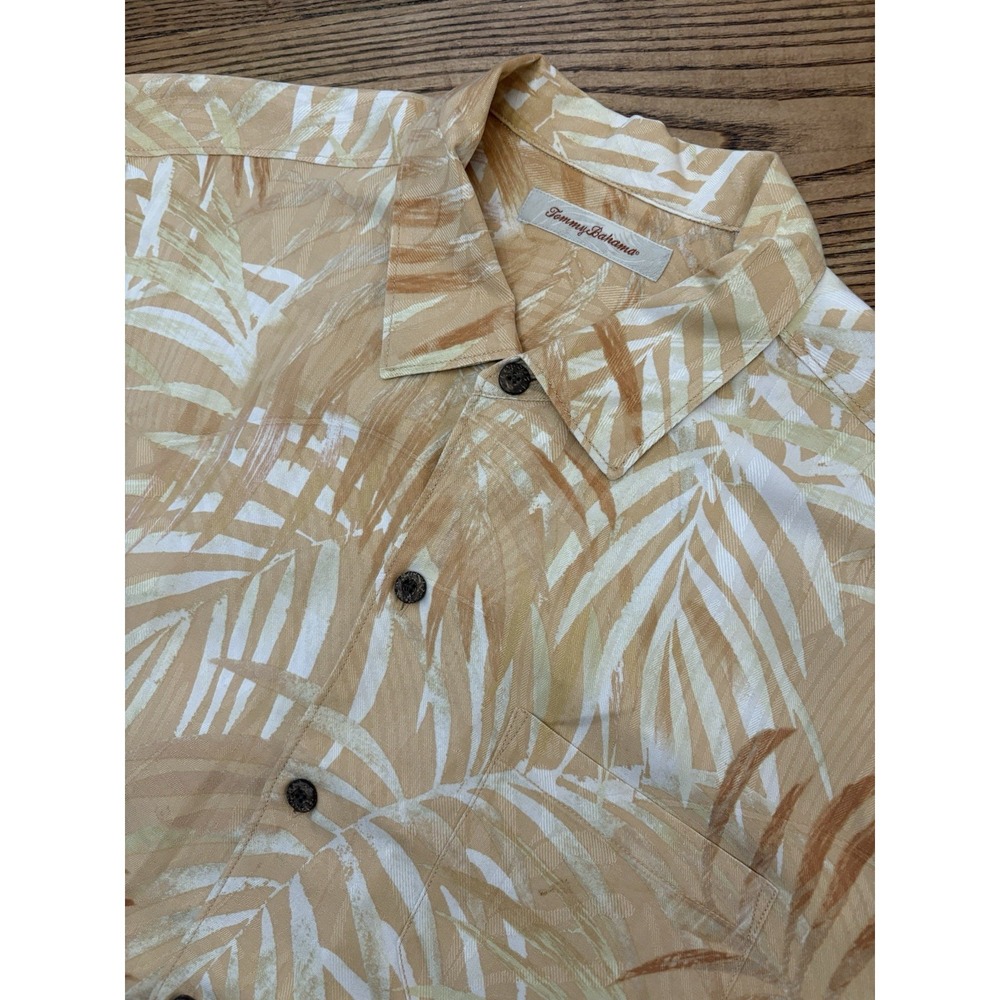 Tommy Bahama Men's Large 100% Silk Leaf AOP Hawaiian Short Sleeve Button Shirt
